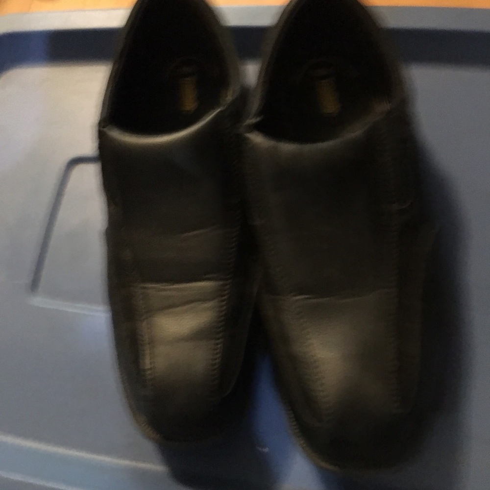Black dress shoes men’s size 10.5 2 pair